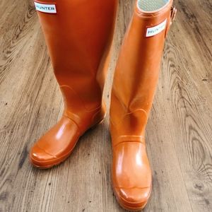 Hunter size 9 orange boots